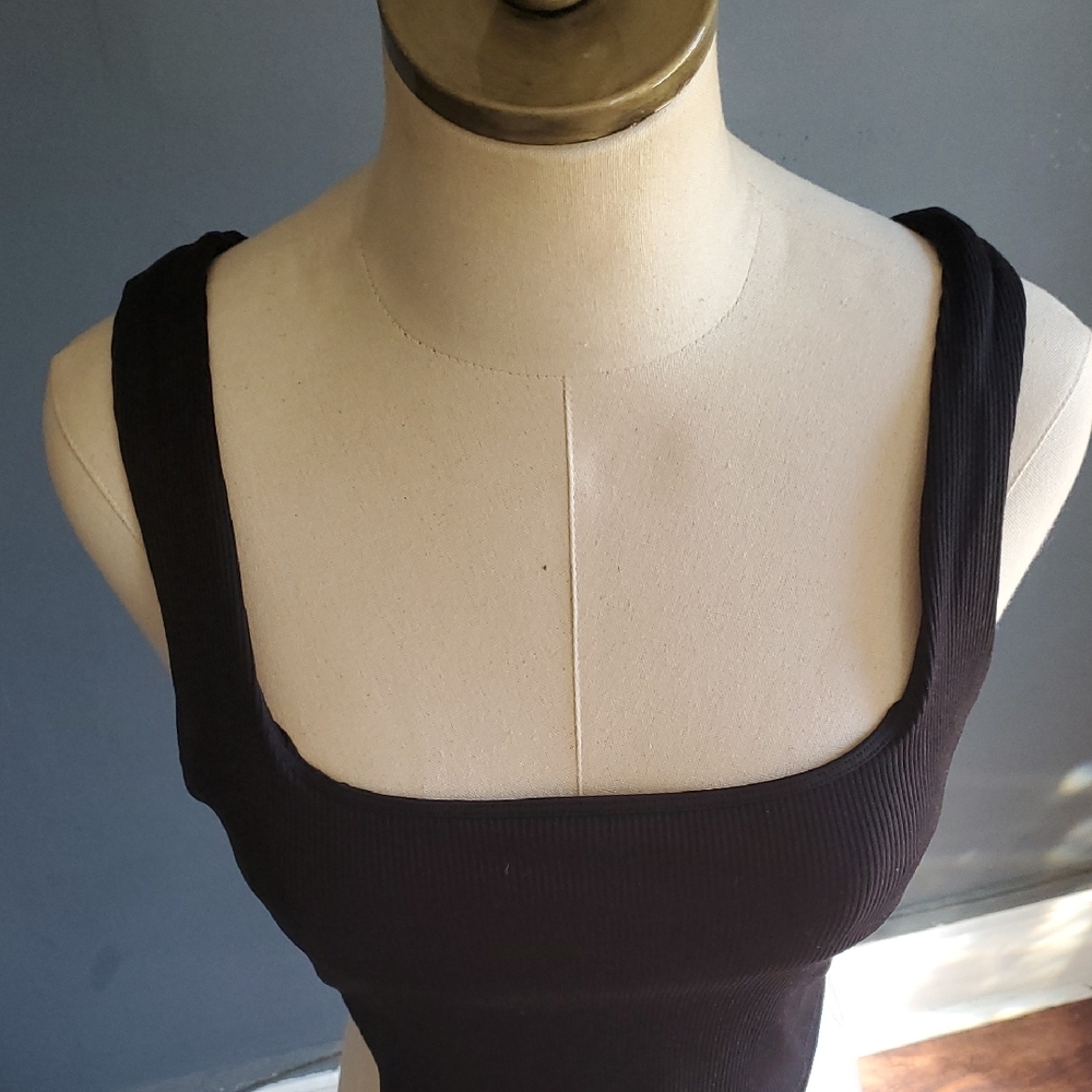 ALO Yoga Classic Black Square Neck Tank Sz M - Picture 3 of 10
